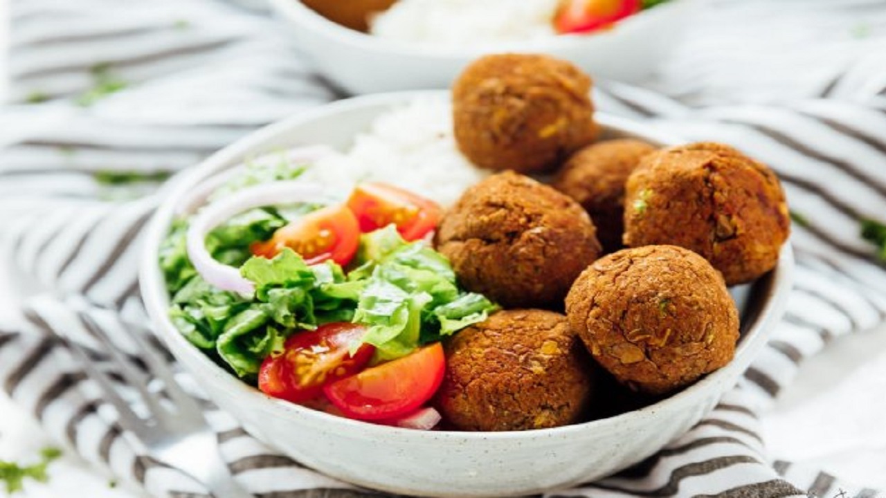 طرز تهیه کوفته عدس بدون گوشت با سس مارینارا در کمتر از ۶۰ دقیقه