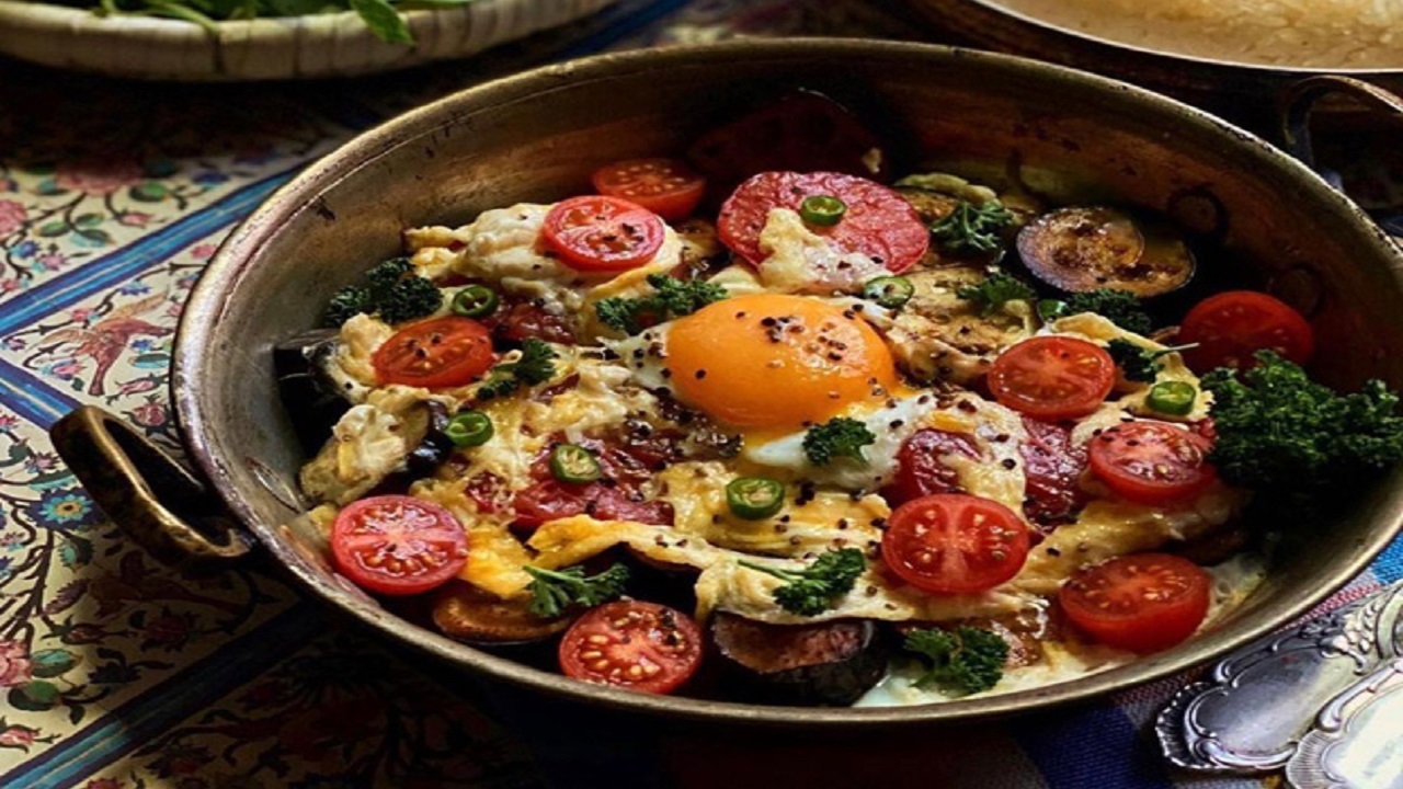 طرز تهیه مرحله به مرحله ورقه بادمجان گیلانی خوشمزه و پرطرفدار