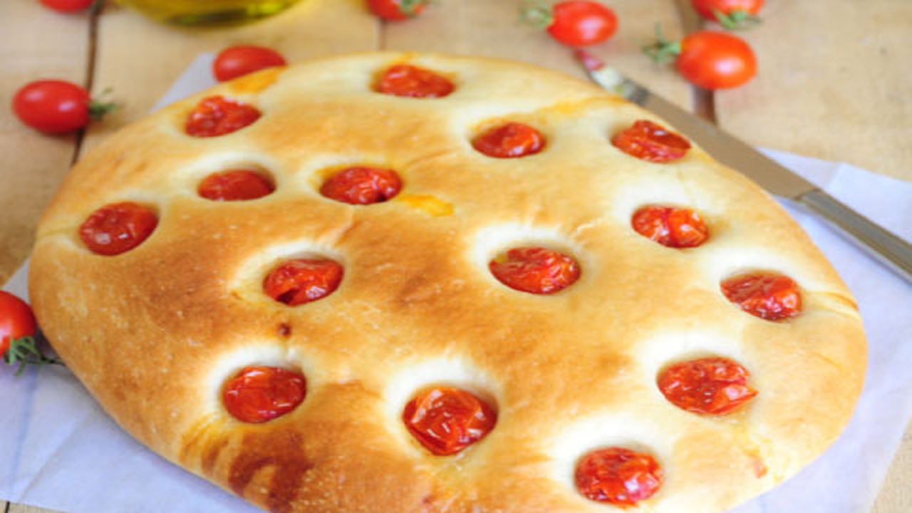 نان گوجه‌فرنگی + دستور تهیه