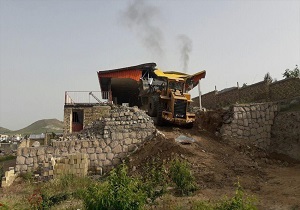تخریب سه منزل مسکونی غیر مجاز در بانه