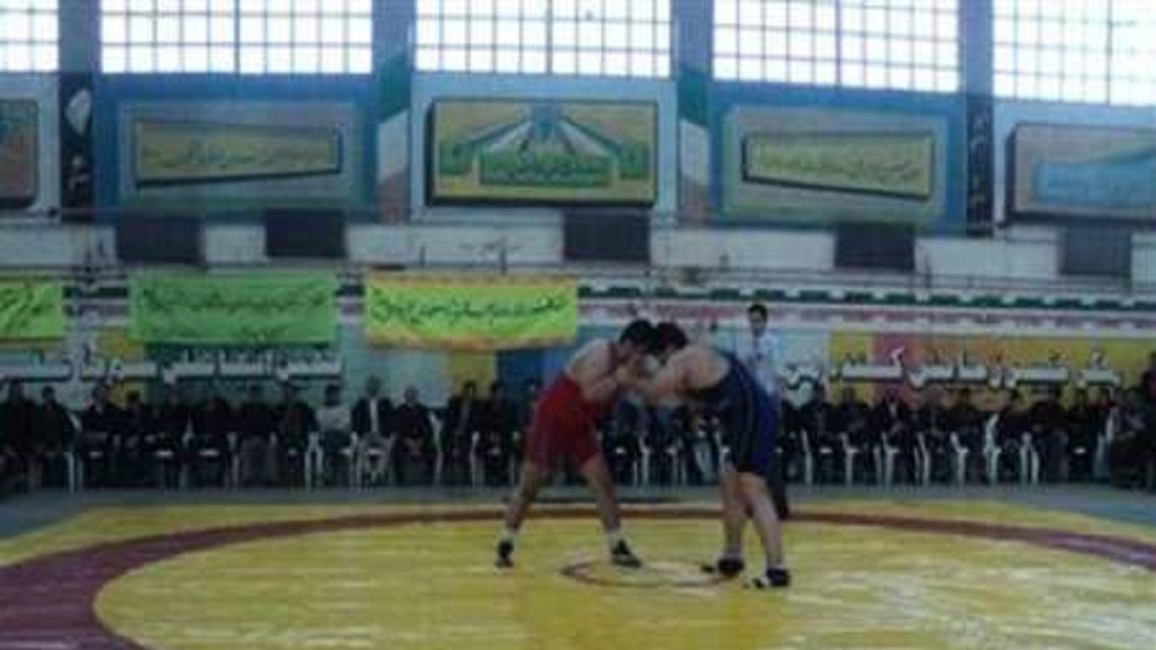 تجلیل از کشتی گیر جهانی تفرش