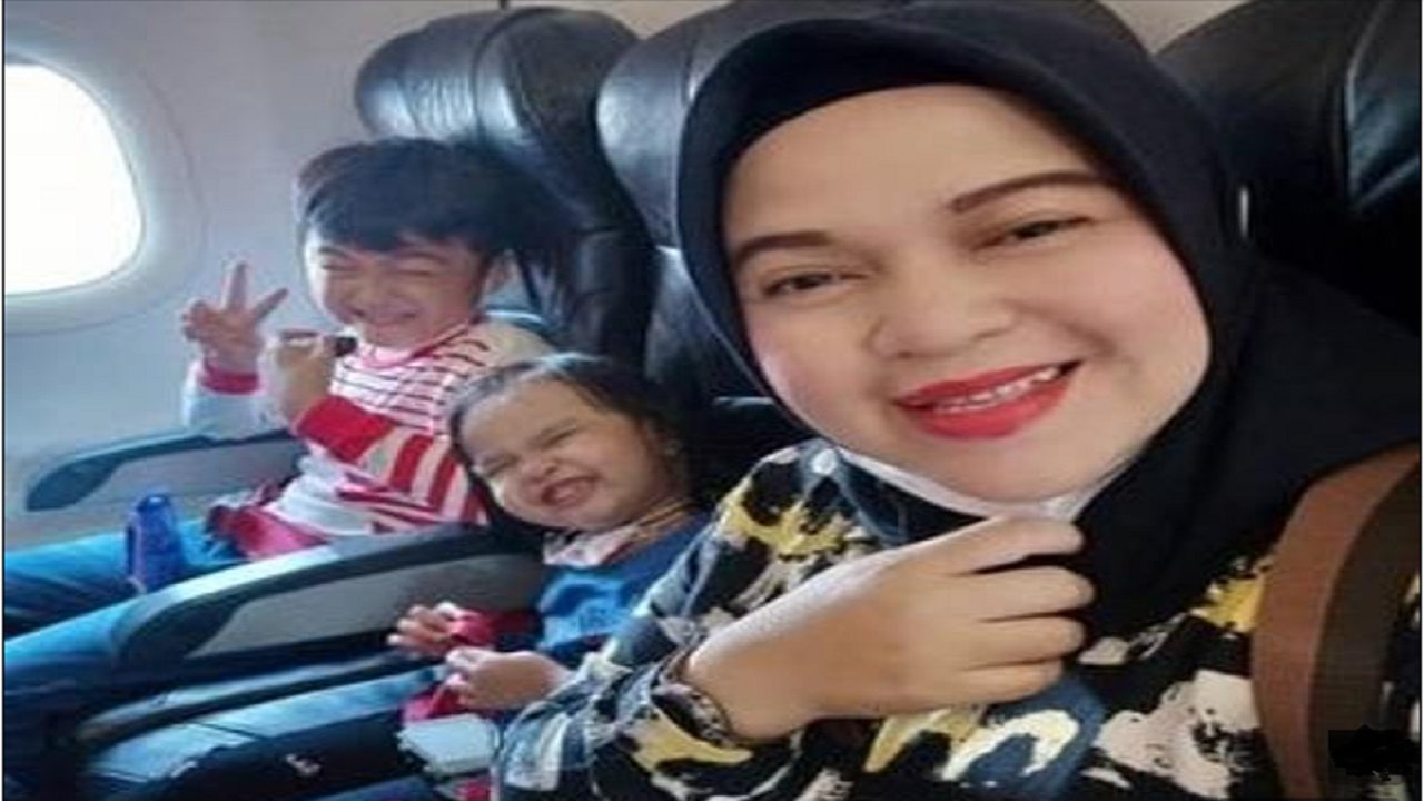 آخرین سلفی مادر و فرزندانش قبل از سقوط هواپیما