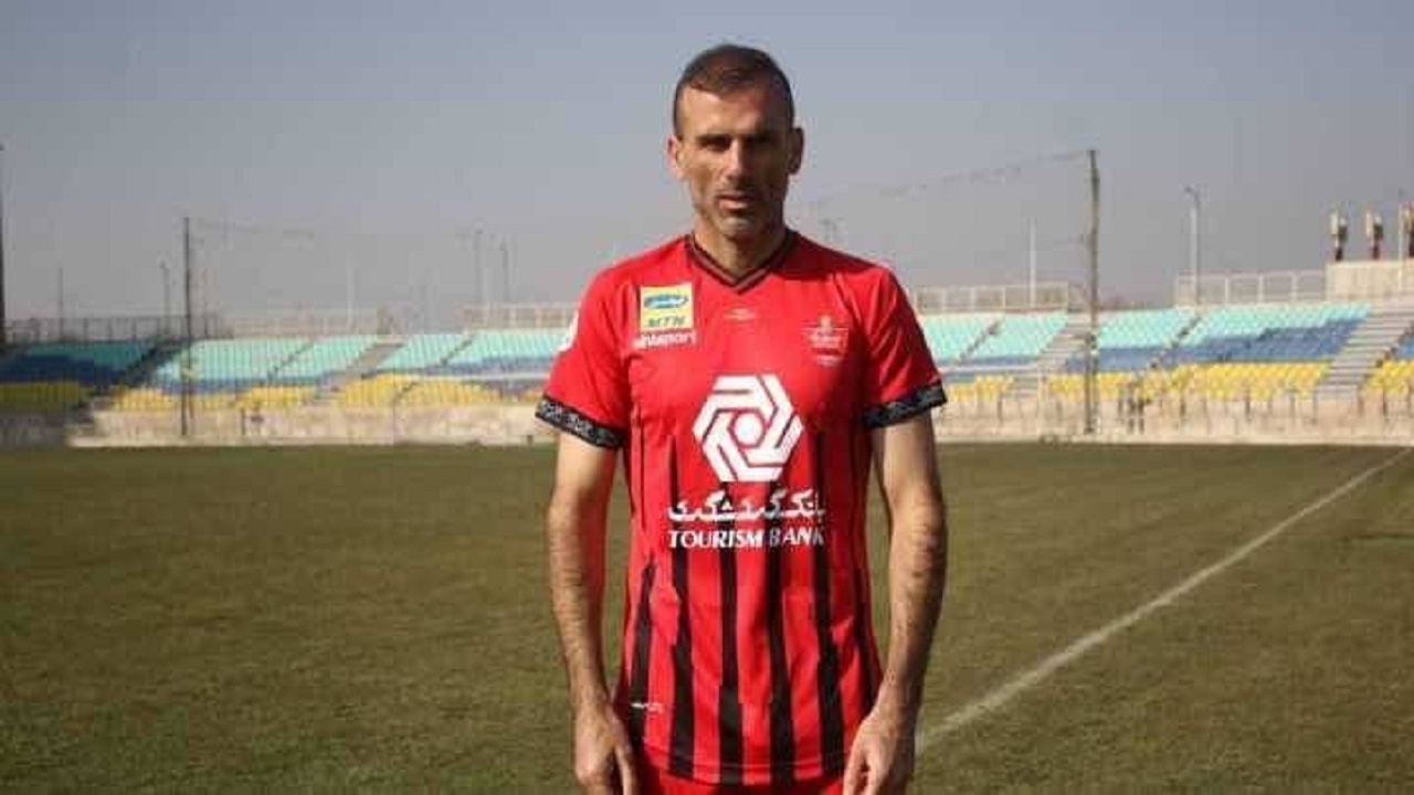 بازی استقلال و پرسپولیس/ رونمایی از پیراهن سرخپوشان برای دیدار دربی