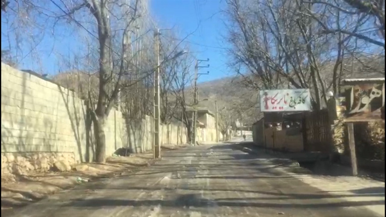 وضع نامناسب آسفالت، ساکنان یک محله در یاسوج را به دردسر انداخت + فیلم