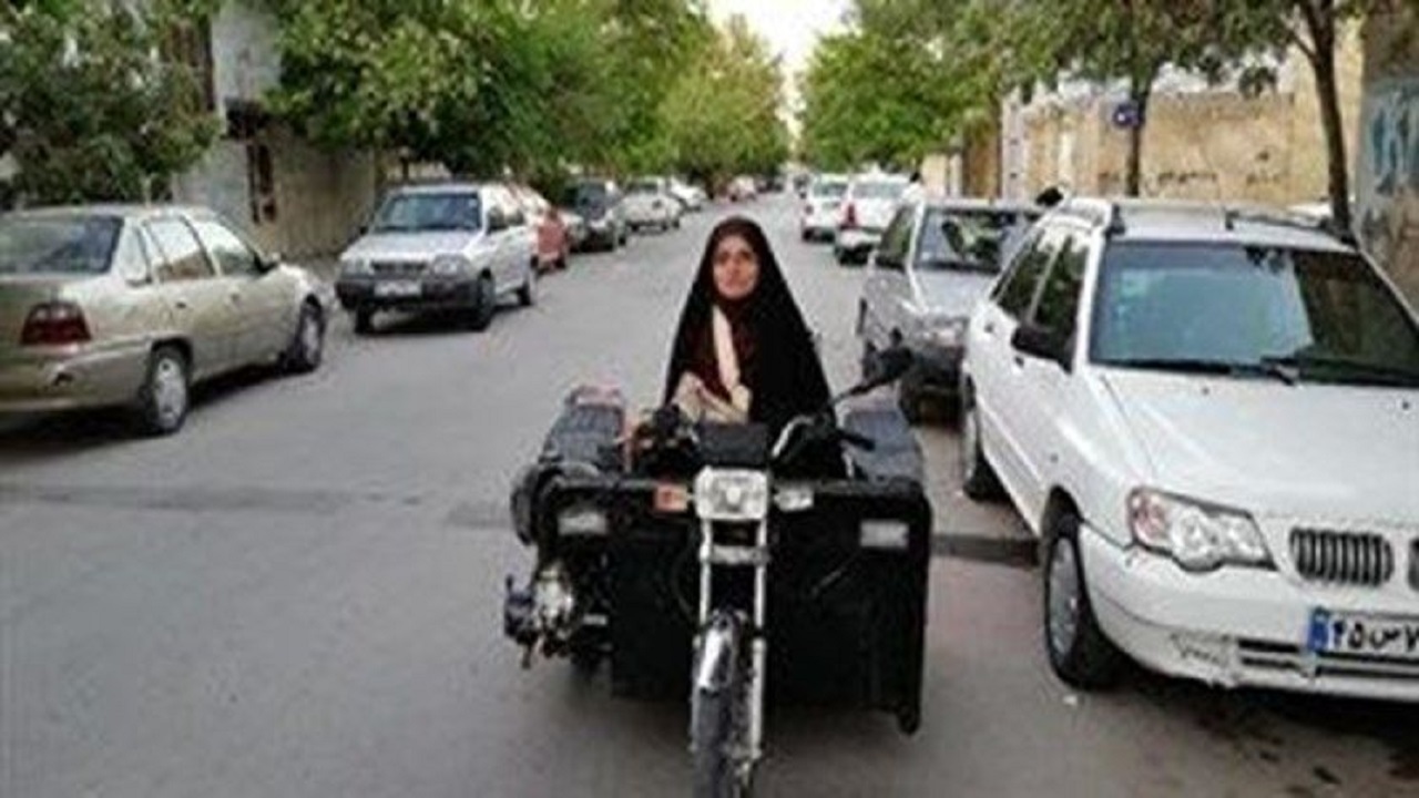 پیگیری تولیت آستان قدس رضوی، بانوی معلول مشهدی را صاحب موتور جدید کرد