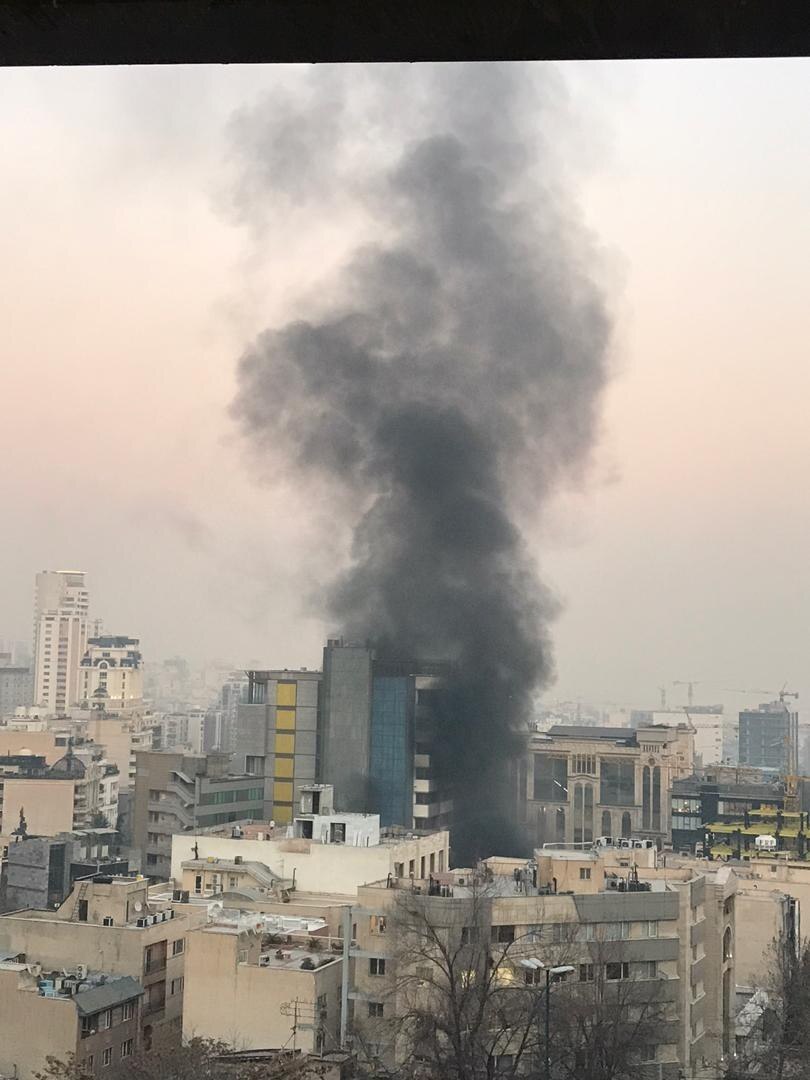 جزئیات آتش سوزی در خیابان بیداد/ حادثه یک مصدوم داشت