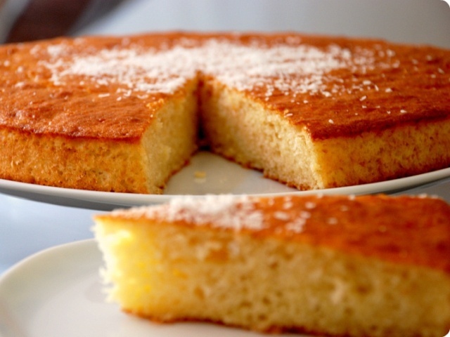 طرز تهیه کیک ساده صبحانه تابه&zwnj;ای بدون فر در ۳ مرحله ساده