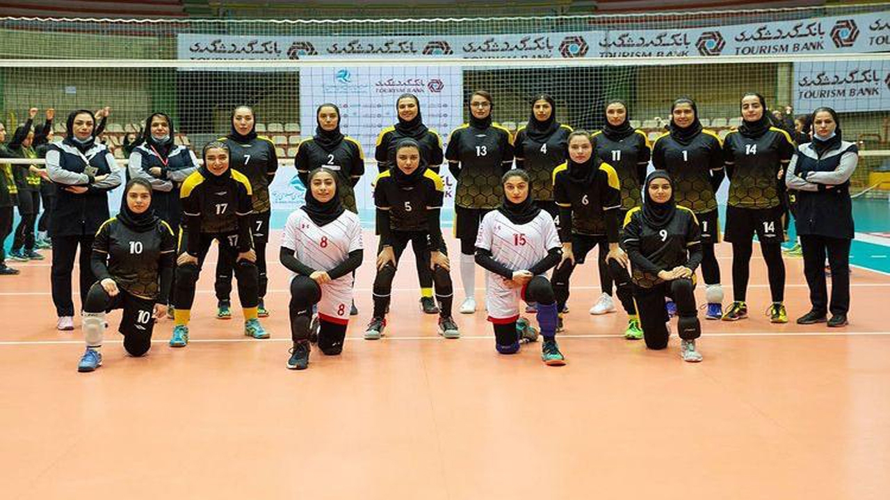 دختران والیبالیست فارسی در پی شکست خجسته اسلامشهر