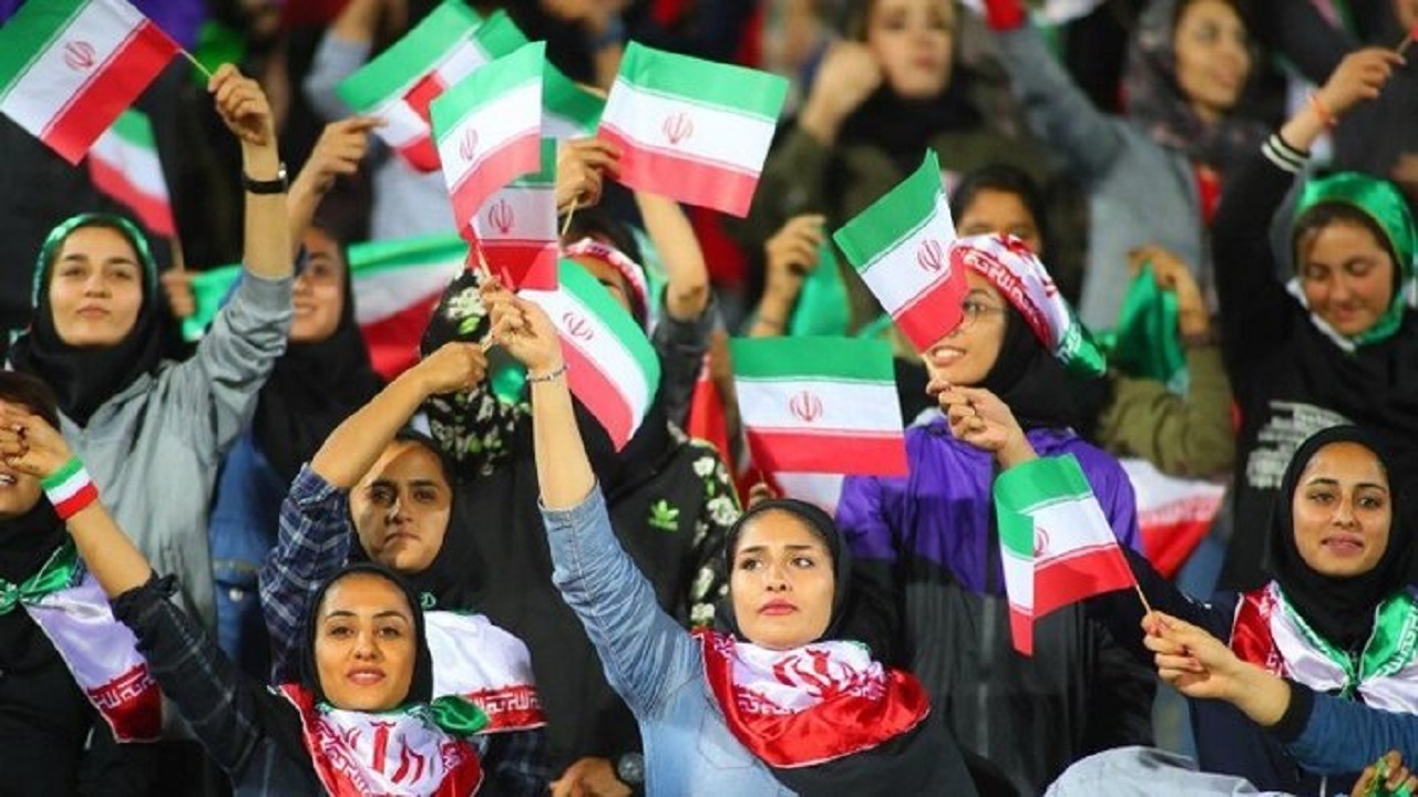 حضور بانوان در ورزشگاه‌ها ازنظر فقهی بررسی می‌شود
