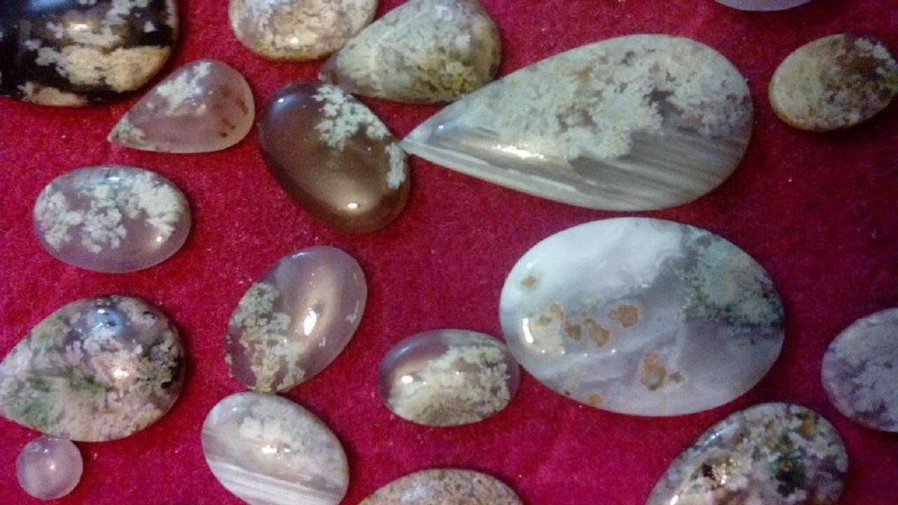 اشتغال ۱۳۰ نفر در حوزه تراش سنگ عقیق بایگ تربت‌حیدریه