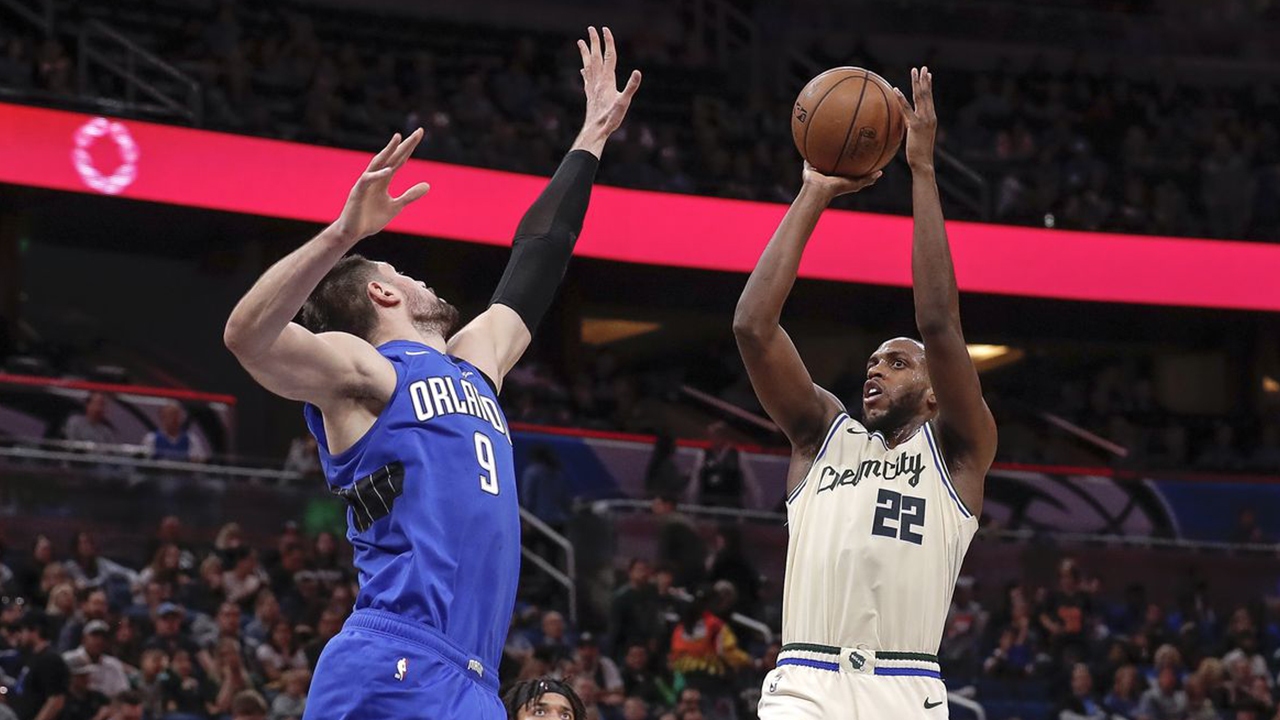 لیگ بسکتبال NBA / روز‌های خوش میلواکی با درخشش میدلتون