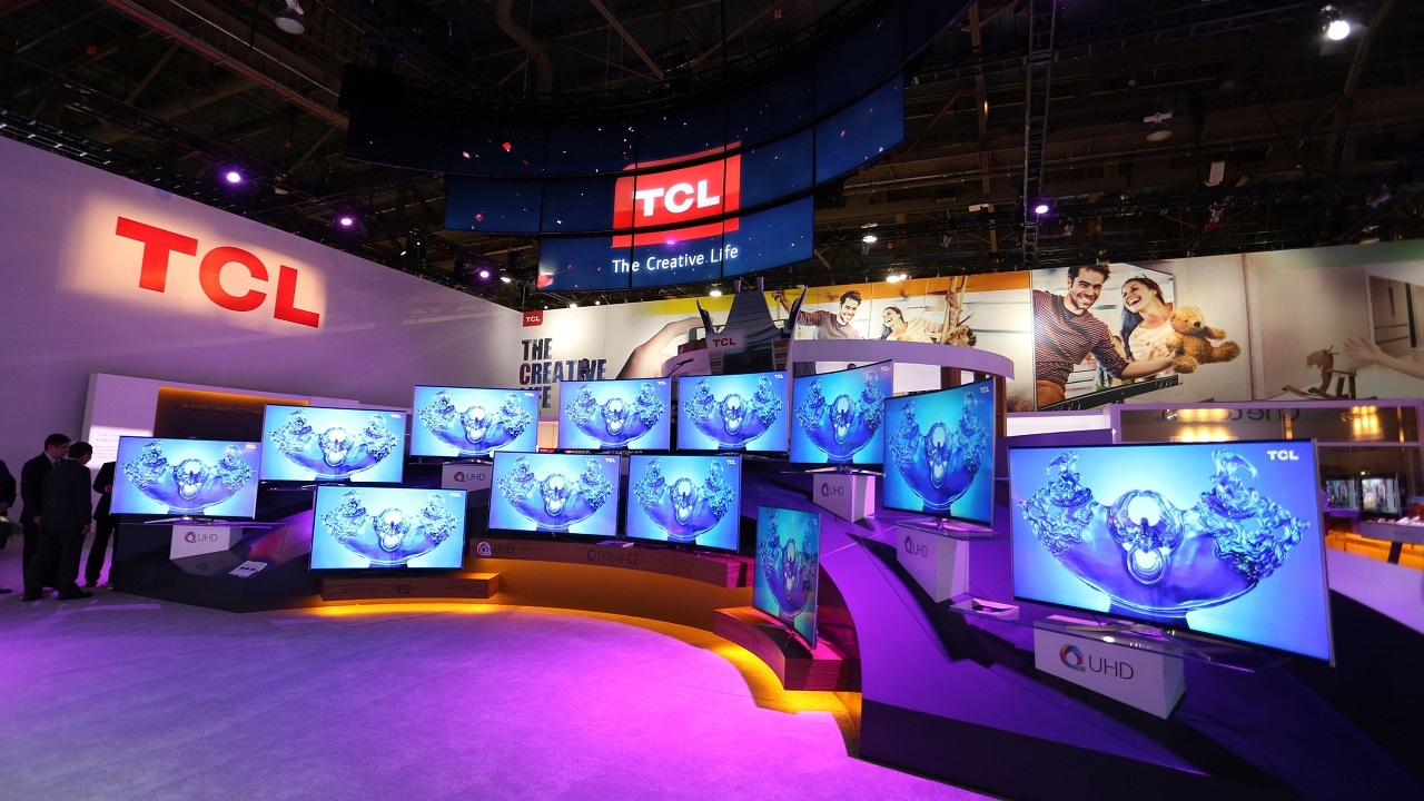 اولین نمایشگر پوشیدنی جهان را ببینید! / تبلت‌ جدید TCL معرفی شد