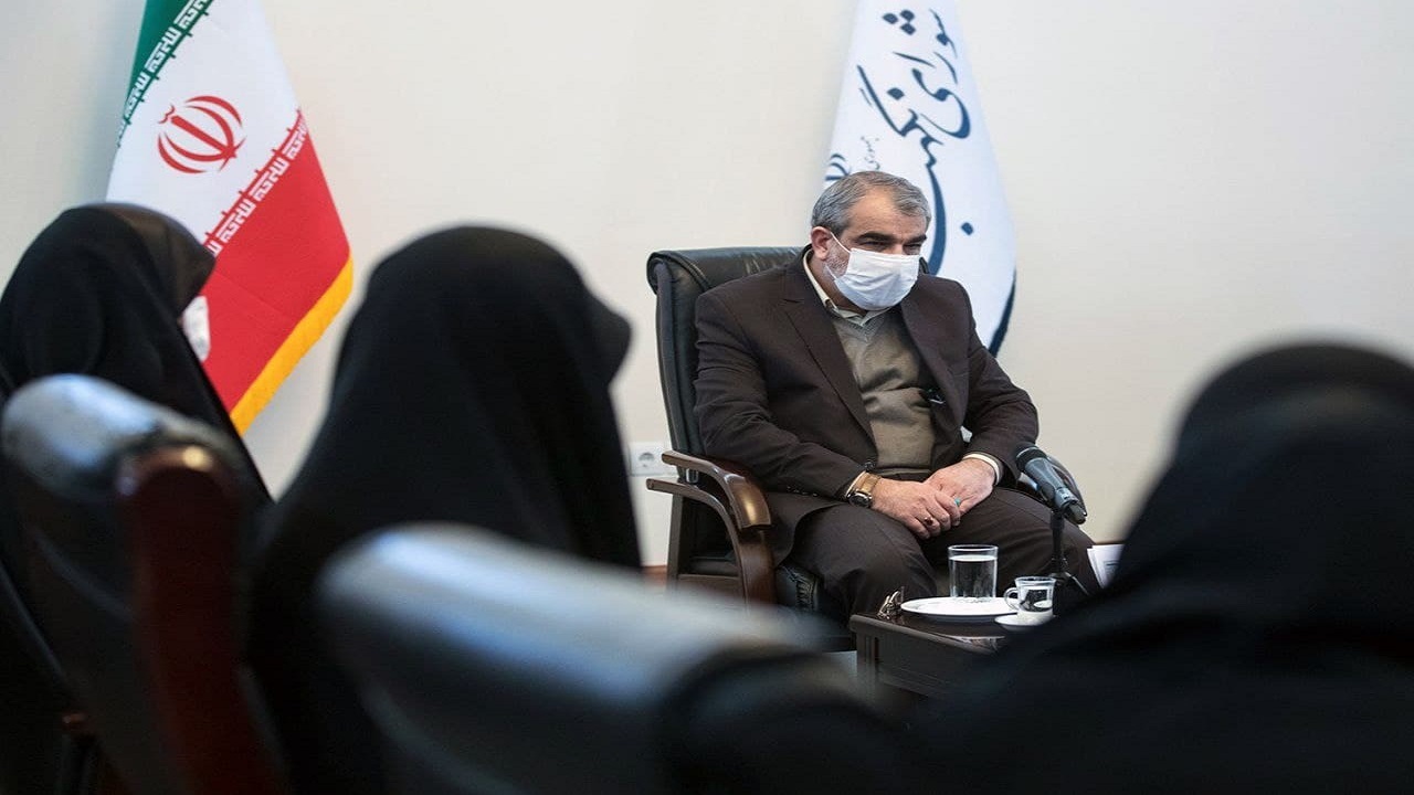 دیدار و گفت‌وگوی جمعی از دانشجویان دختر بسیجی دانشگاه‌های تهران با کدخدایی