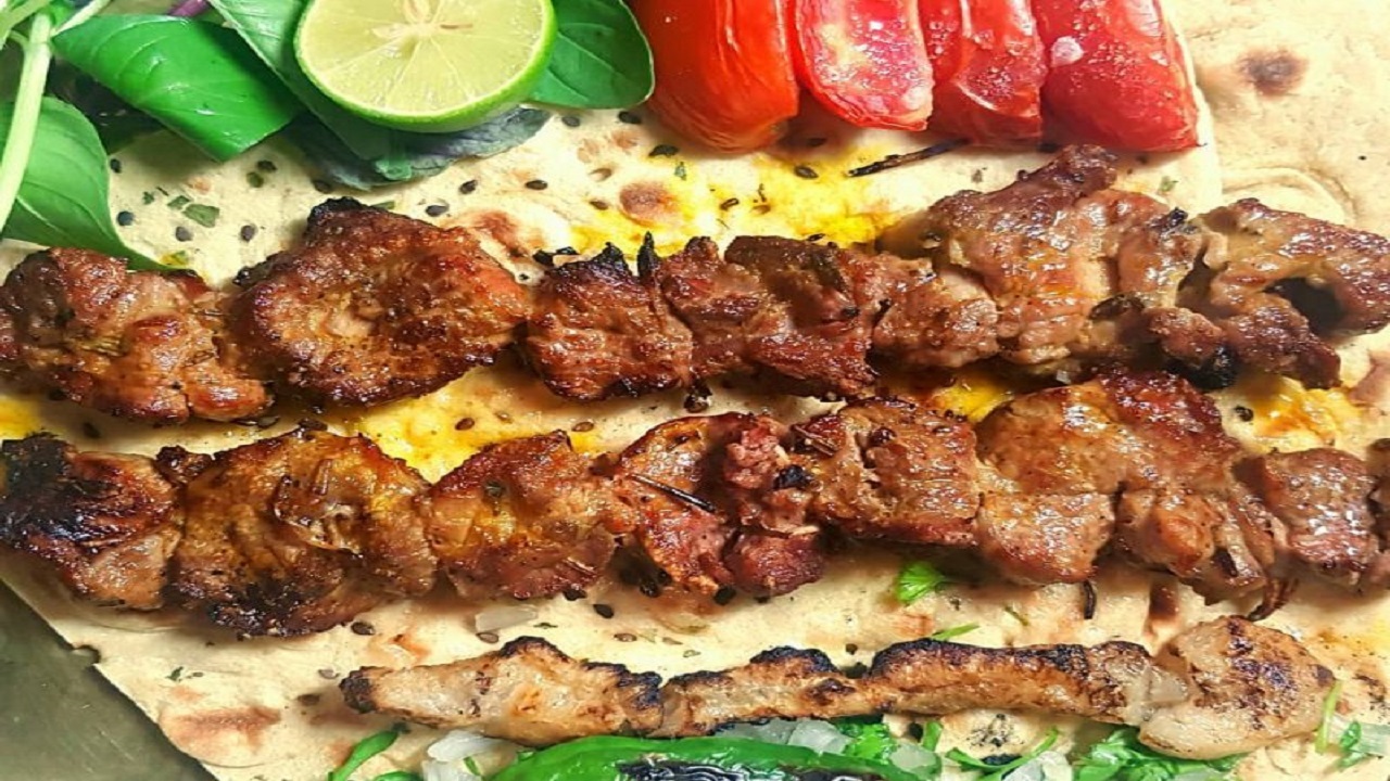 طرز تهیه کنجه کباب لاری با گوشت به همراه فوت و فن‌های این کباب