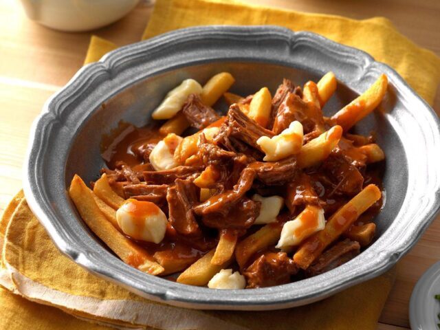 طرز تهیه چیکن پوتین کانادایی؛ یک پیشنهاد خوشمزه و محبوب