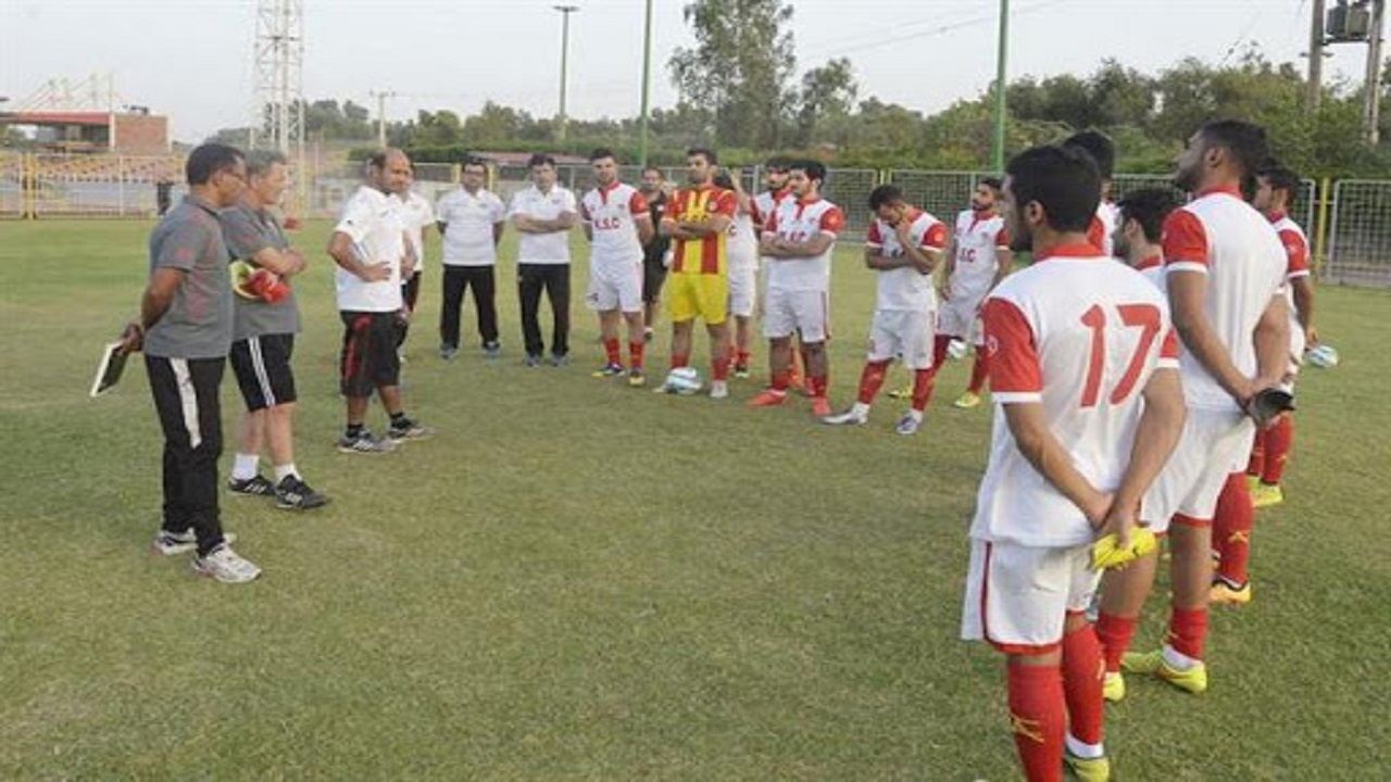 تیم فولاد خوزستان دوشنبه به مصاف پرسپولیس می‌رود
