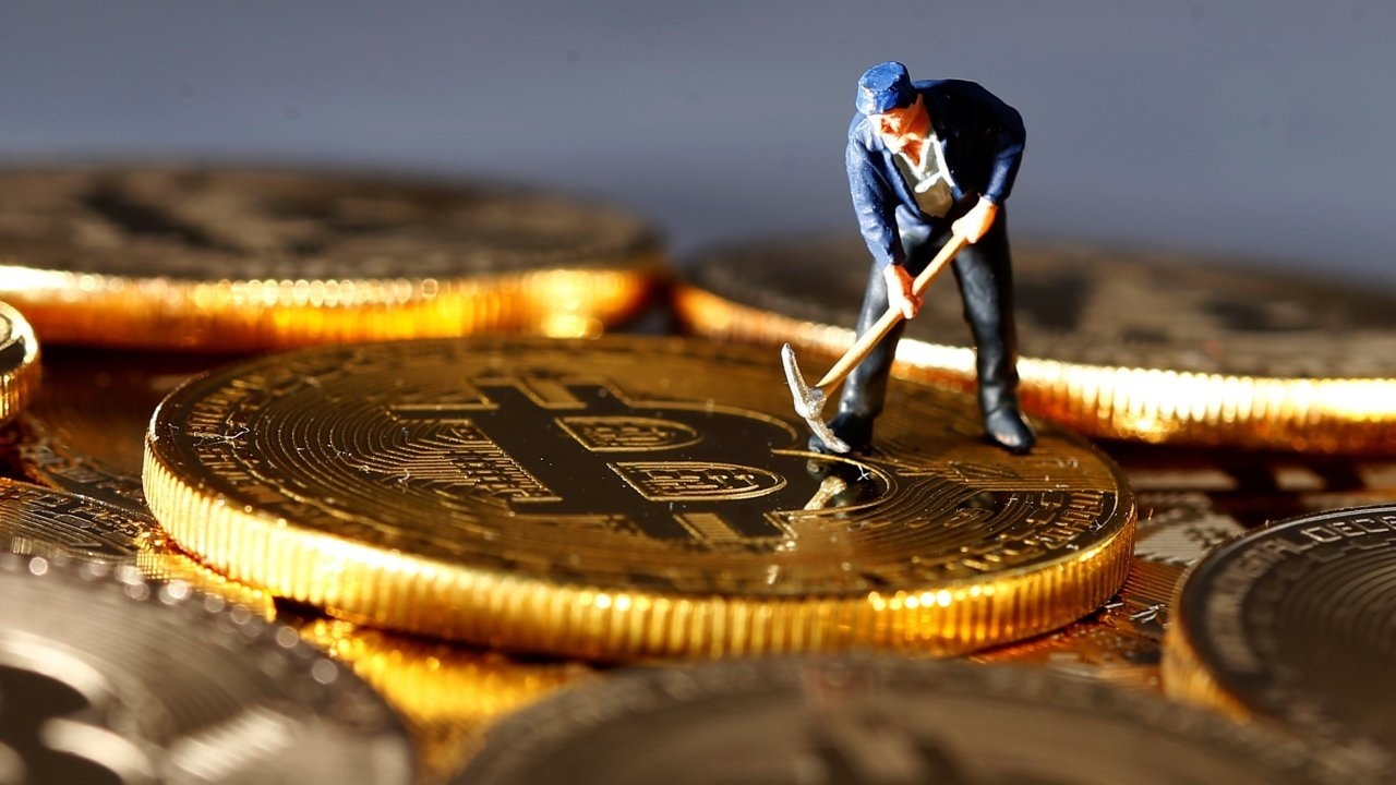 استخراج بیت کوین چیست و چگونه صورت می گیرد؟