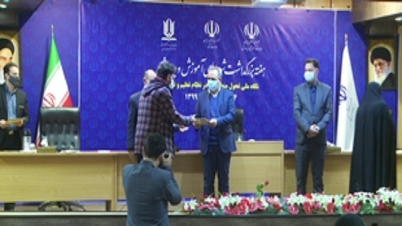 استعداد‌های درخشان قم تجلیل شدند