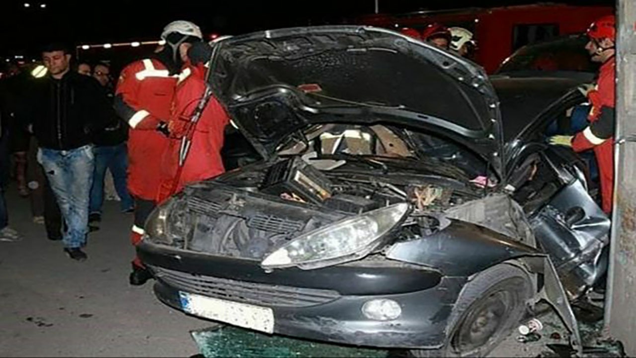 تجاوز به چپ پژو ۲۰۶ در محور چمن بید منجر به مرگ راننده آن شد