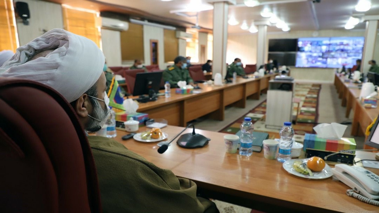 انسان‌ باید آنچه را که خداوند حجت قرار داده معیار خود قرار دهد