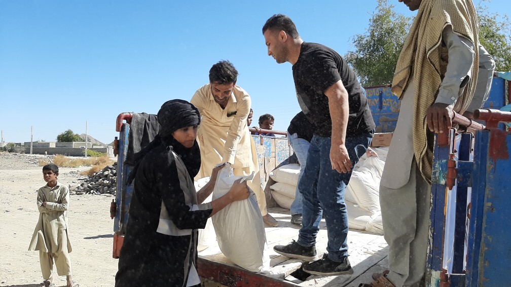 قهرمانان کشتی و تکواندو در مناطق محروم سیستان و بلوچستان قهرمانان کشتی و تکواندو در مناطق محروم سیستان و بلوچستان