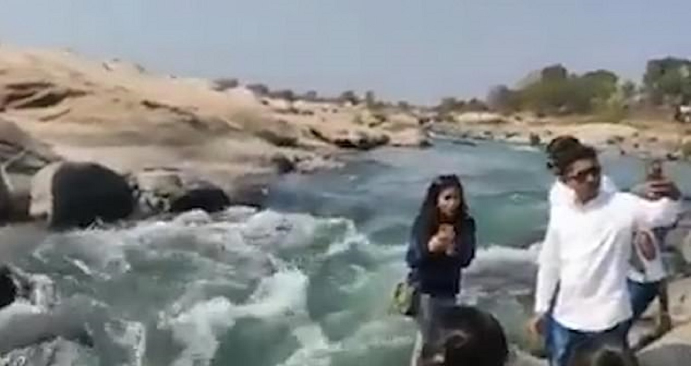 وسوسه سلفی گرفتن، جان زن هندی را گرفت!