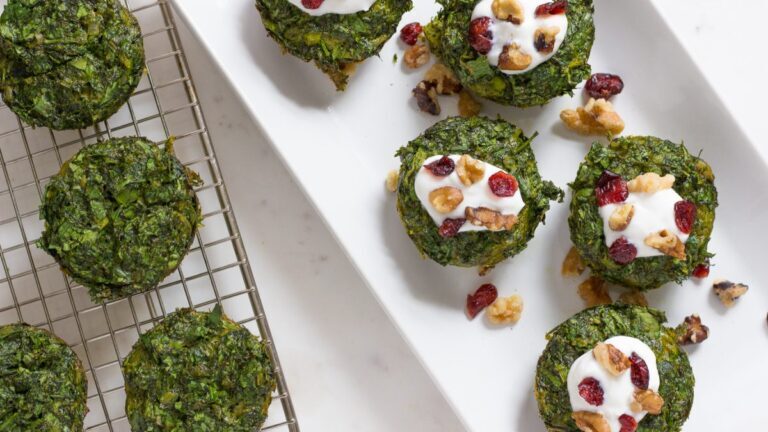 طرز تهیه کوکو تره تبریزی با زرشک و گردو + فوت و فن کوکو تره مجلسی