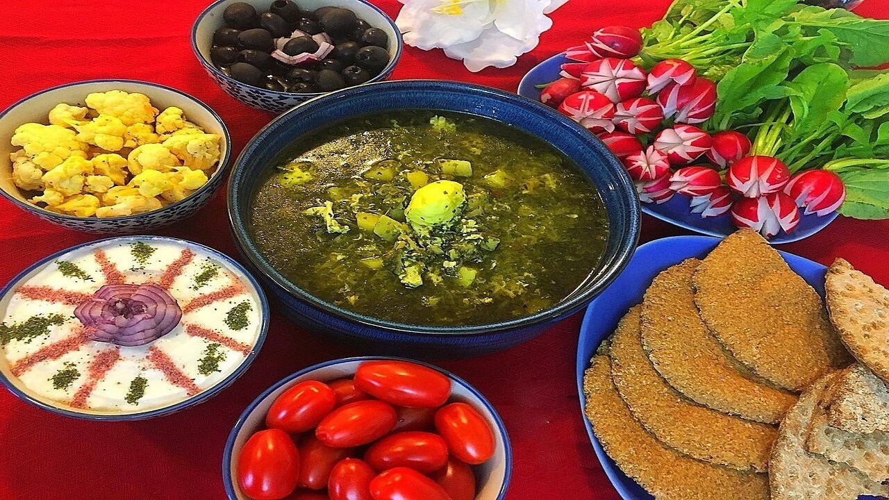آموزش آشپزی؛ از ساندویچ مرغ هالوپینو خوشمزه و کاناپ تن ماهی تا پای زردآلوی خوشمزه + تصاویر
