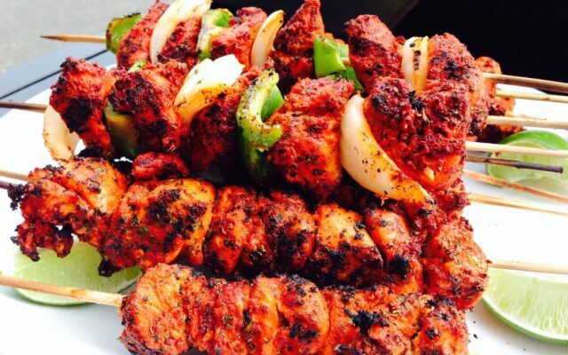 ۴ طرز تهیه مرغ تندوری یا مرغ تنوری هندی در تابه، فر، کبابی و ساندویچی
