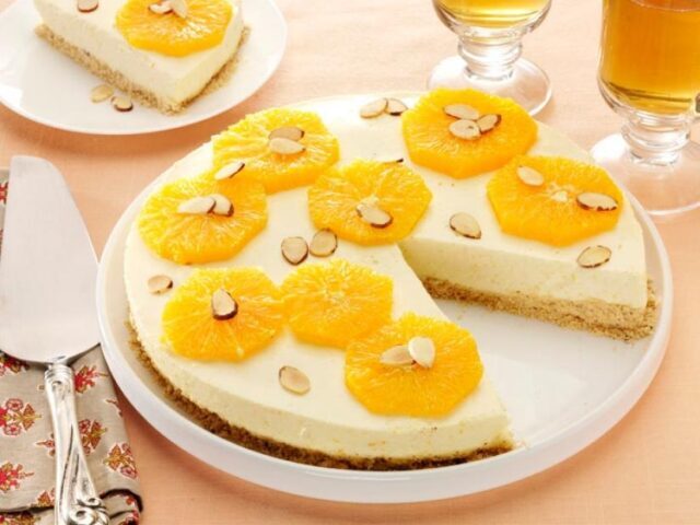 ۲ طرز تهیه چیز کیک پرتقال یخچالی با پایه بیسکویت و کیک اسفنجی