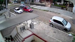 سرقت کیف پول و موبایل از داخل خودرو + فیلم