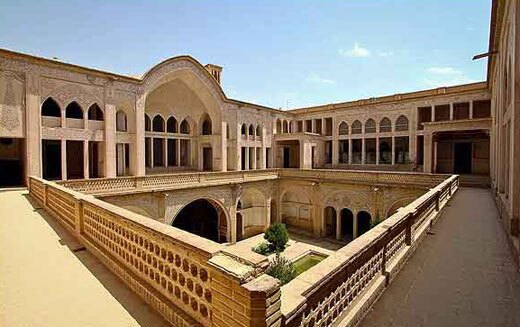 تبدیل خانه&zwnj;های تاریخی کاشان به مراکز فساد گردشگران؛ شایعه یا واقعیت؟