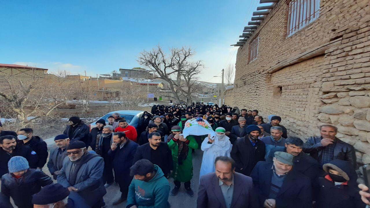 تشییع نمادین پیکر حضرت فاطمه زهرا(س) در روستای توآباد + فیلم و تصاویر