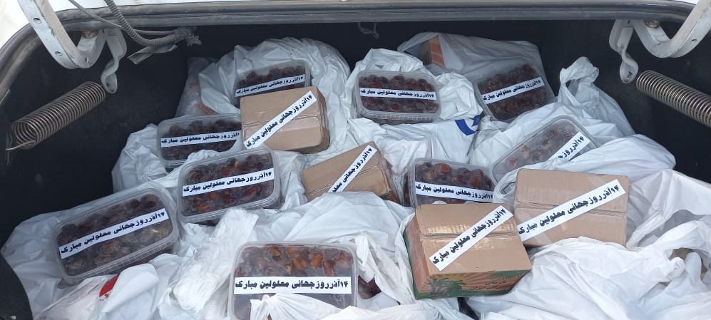 طلبه&zwnj;ای که پیکر ۱۰۰ کرونایی را غسل داد + تصاویر