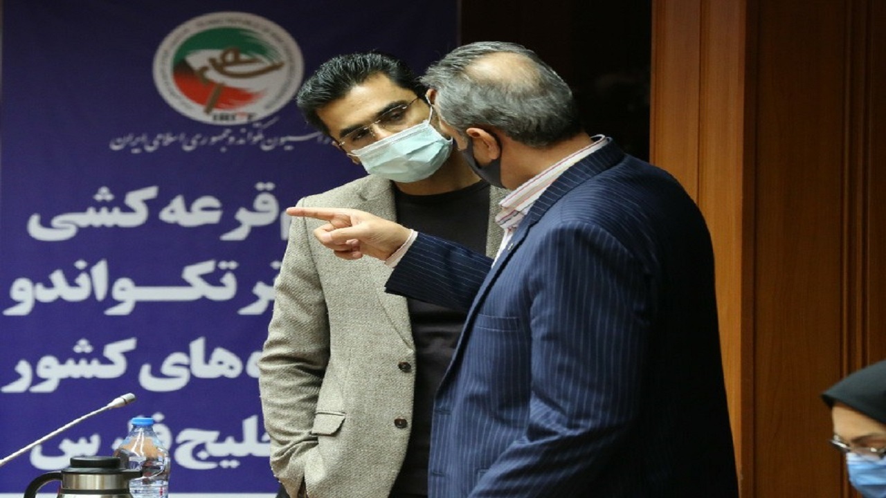 حضور هم‌زمان مربیان در تیم‌های ملی و باشگاهی قابل درک نیست