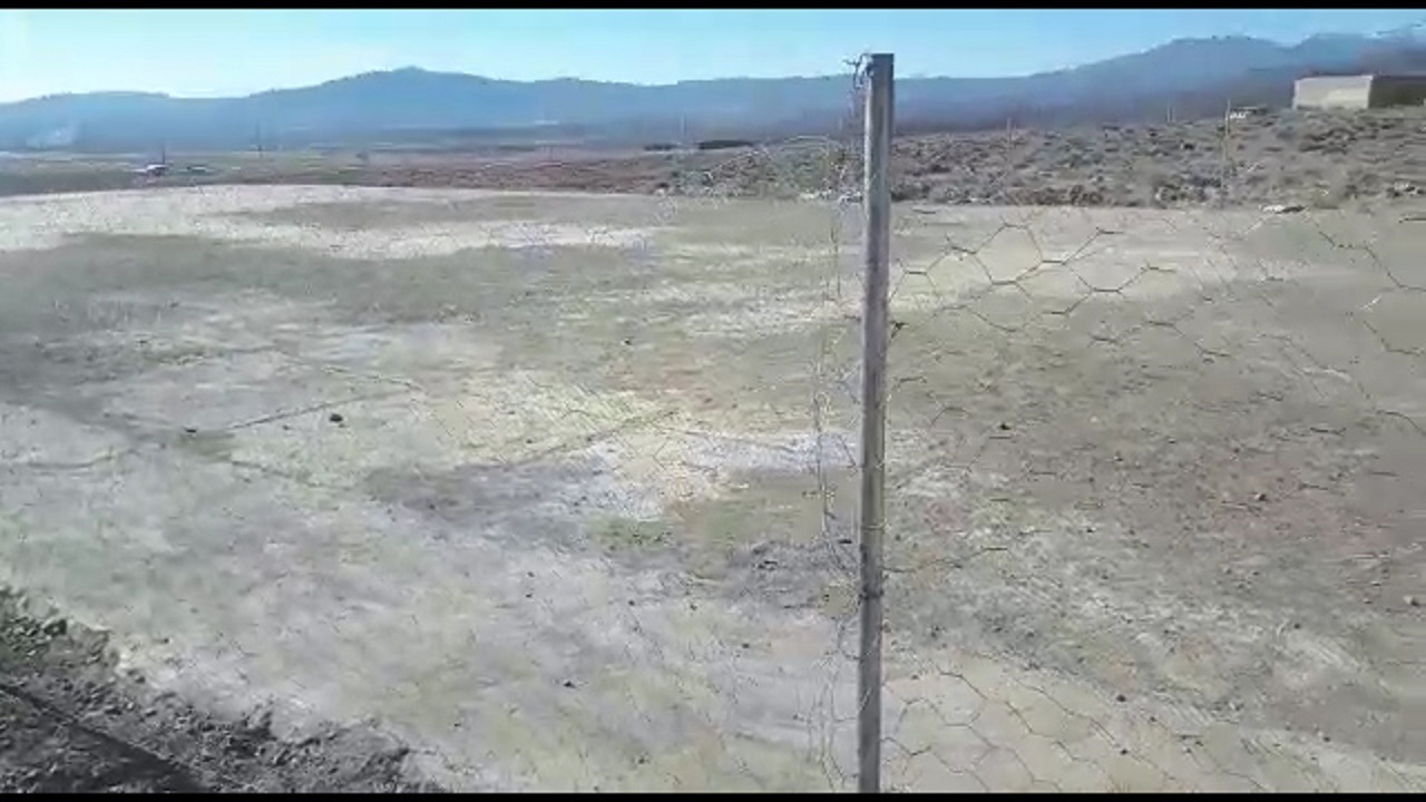 فیلمی از وضع نامطلوب زمین ورزشی در روستای جواران