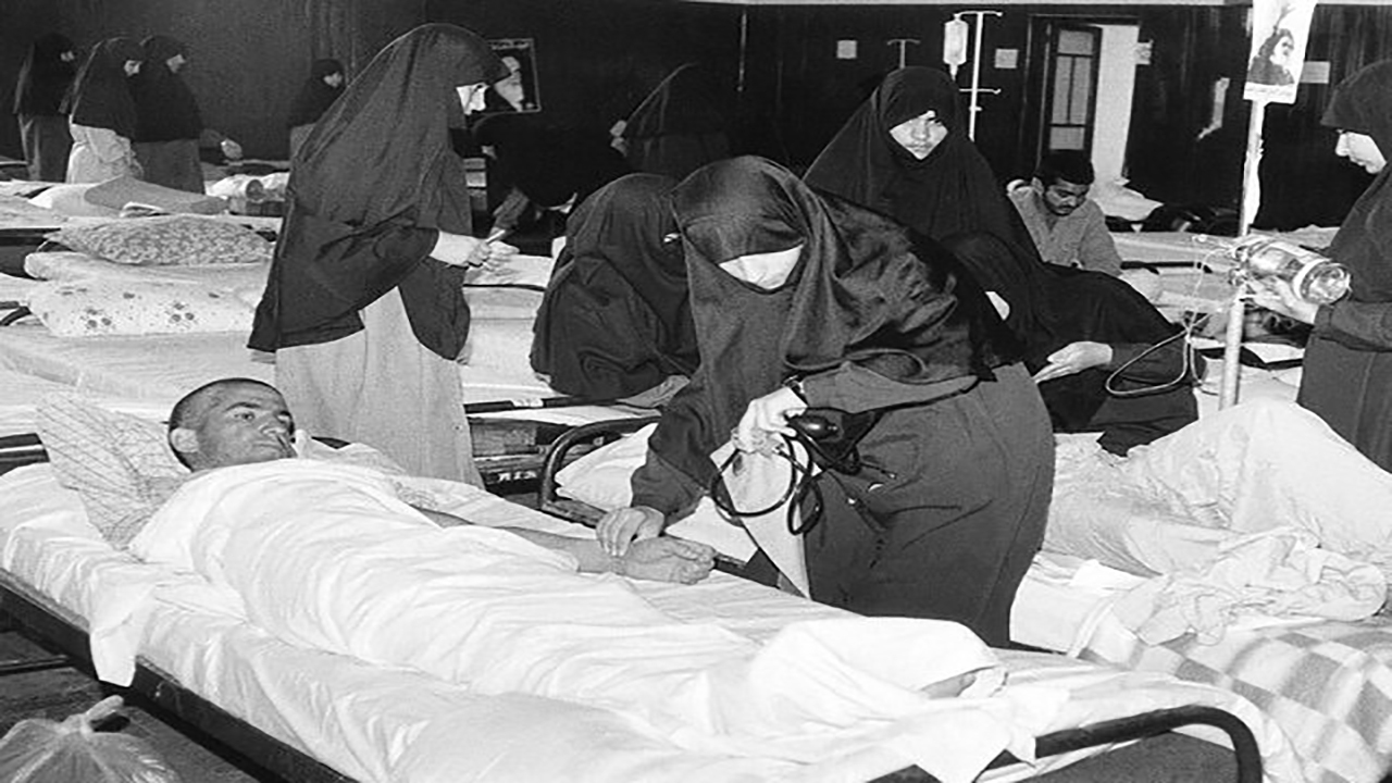 قاب‌هایی یکسان با رنگ و لعابی متفاوت از پرستارانی که یک عمر در مسیری ثابت حرکت کردند + فیلم