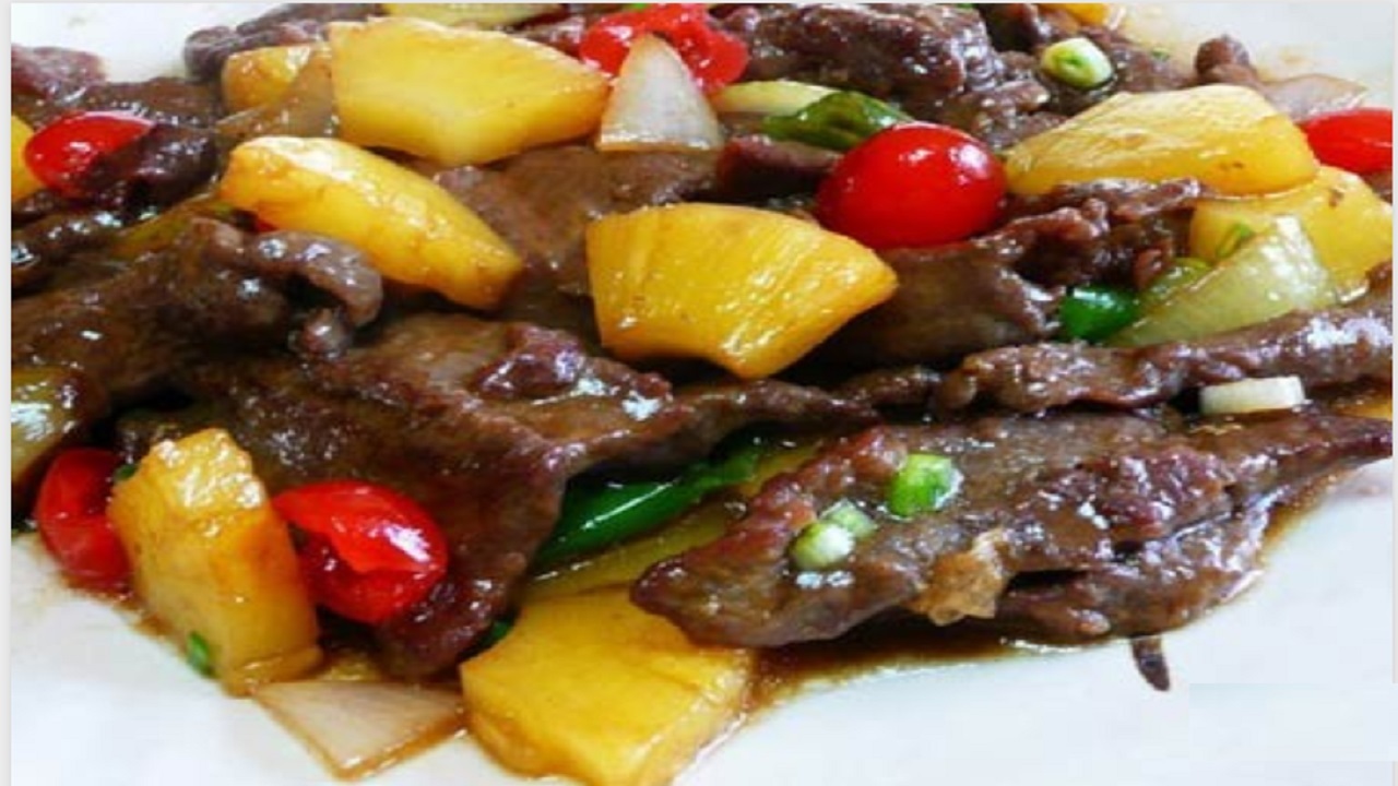 طرز تهیه خورش آناناس؛ متفاوت و خوشمزه