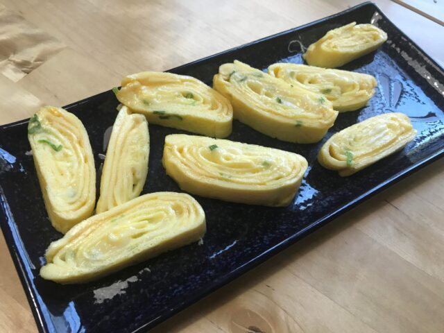 طرز تهیه رولت تخم مرغ و سبزیجات کره ای، املت محبوب و سریع