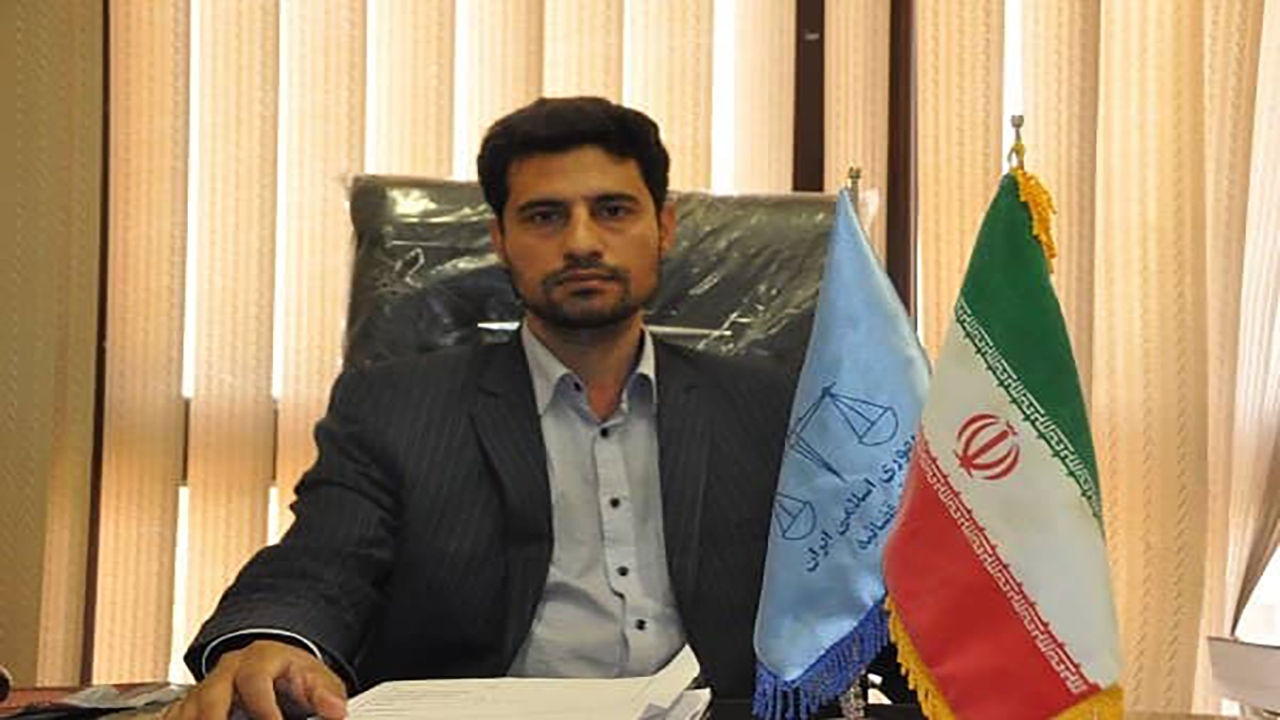وارد کردن خسارت به درختان پسته، پیگرد قانونی دارد