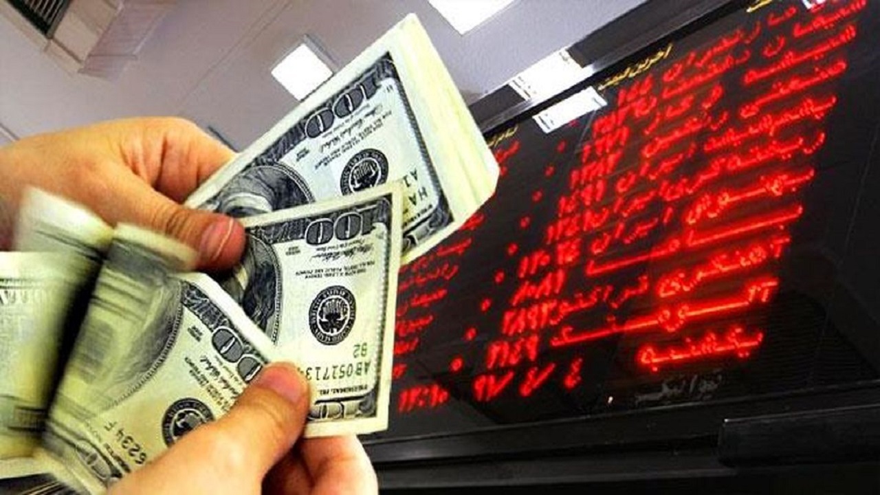 سایه دلار ۱۵ هزار تومان روی بازار سرمایه