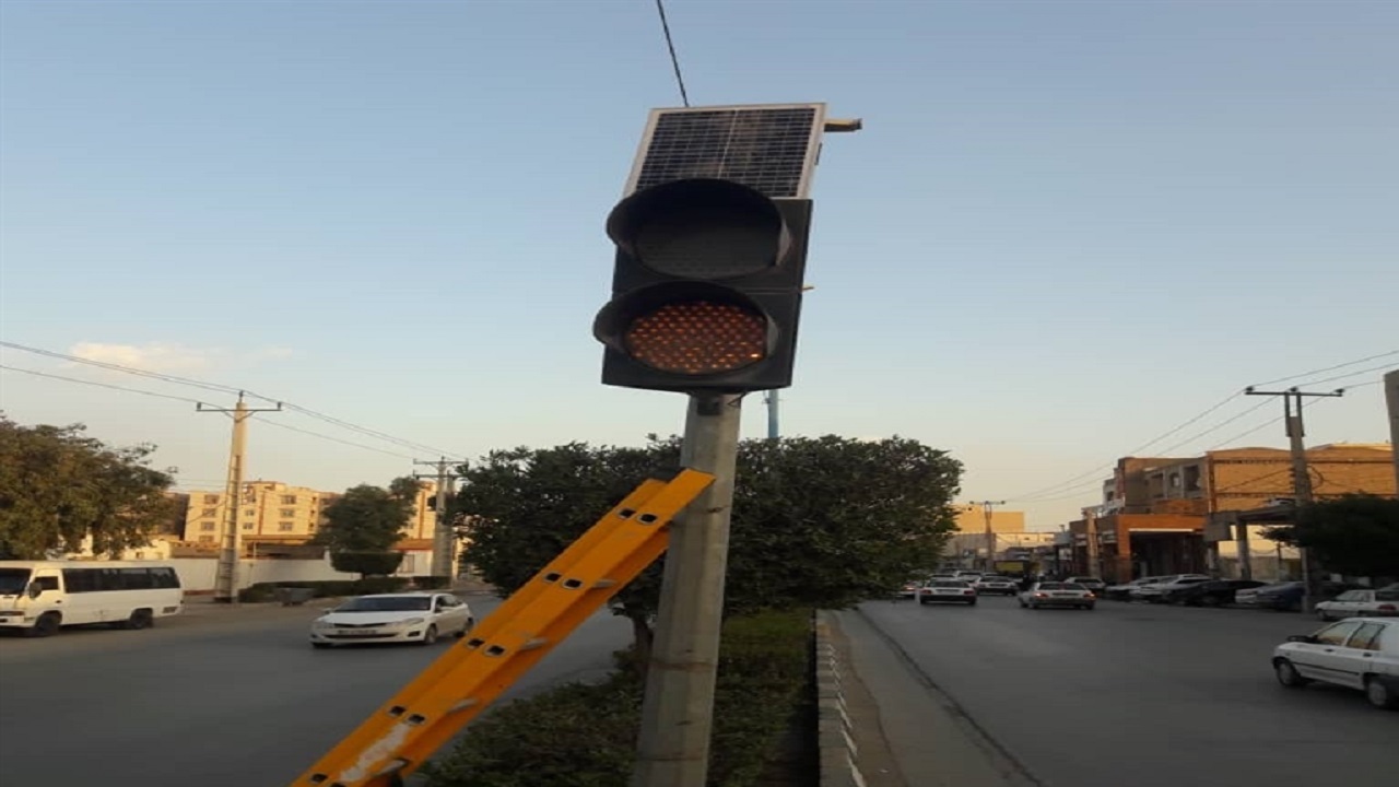 شروع عملیات تعمیر و راه اندازی مجدد چراغ‌های چشمک‌زن در اهواز