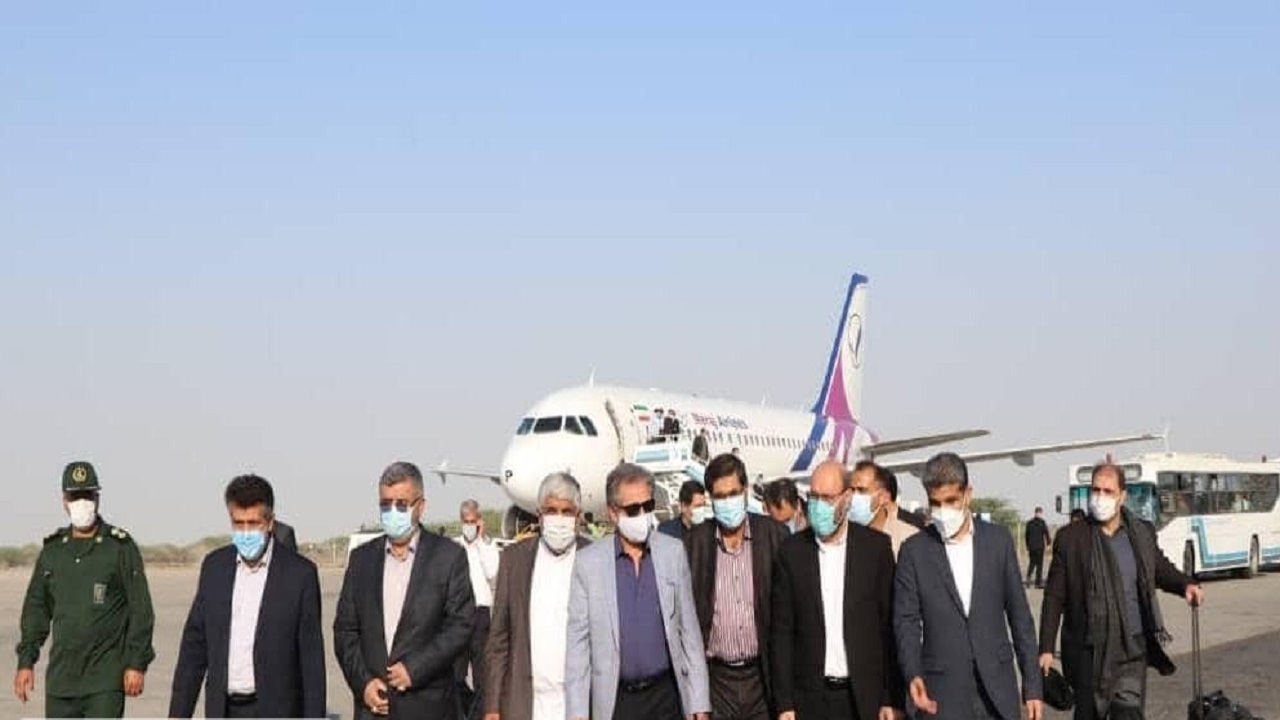 مشاور رهبر معظم انقلاب در حوزه صنایع دفاعی وارد چابهار شد
