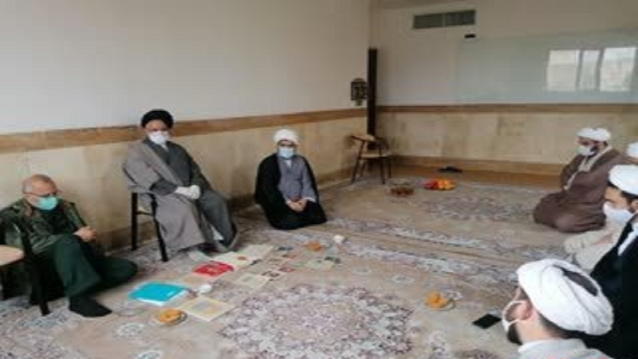 فرمانده سپاه قم از خانه طلاب جوان بازدید کرد