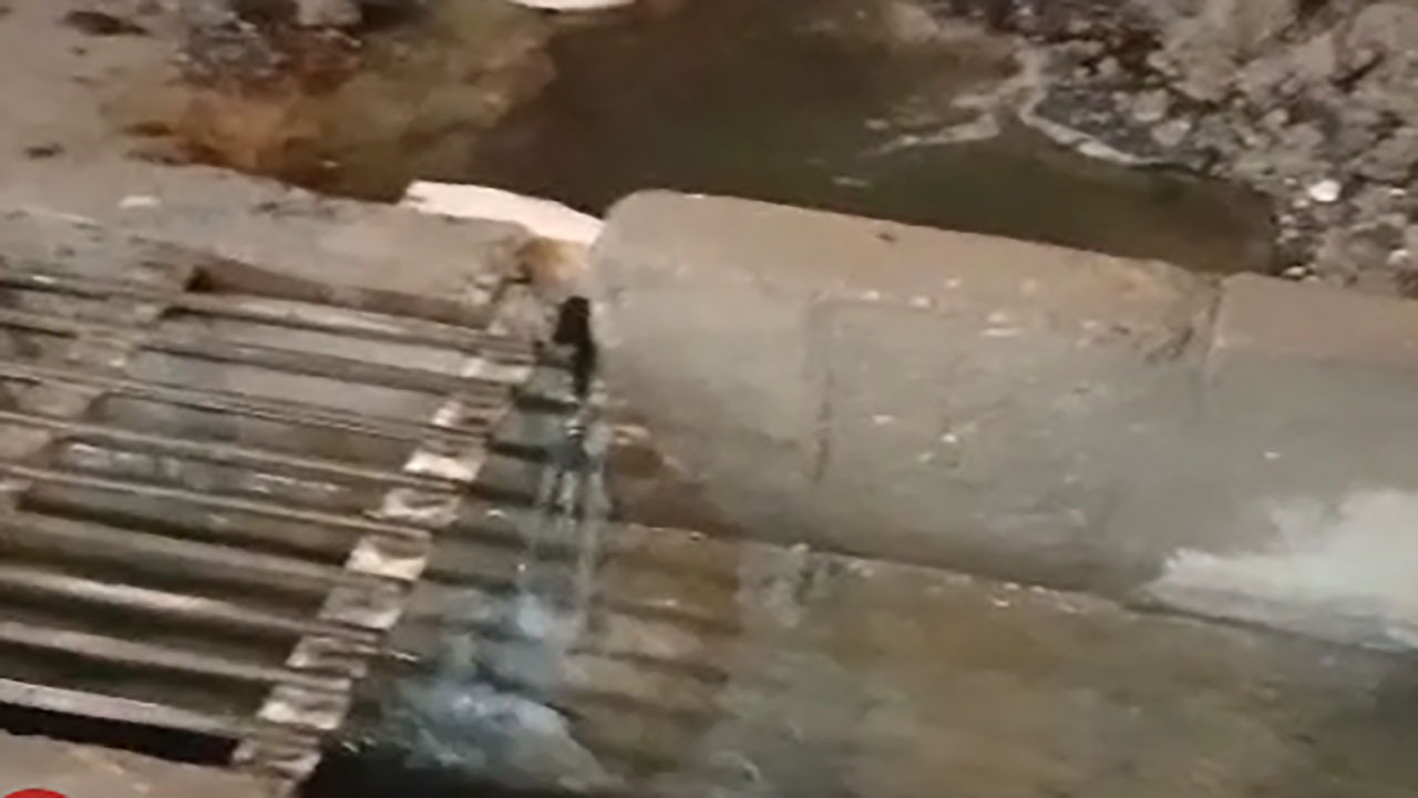 هدررفت آب شرب در ساوه + فیلم