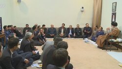 صمیمانه‌ترین لحظات دیدار‌های رهبر انقلاب؛ از عوض کردن چندباره انگشتر تا عکس‌های یادگاری + فیلم