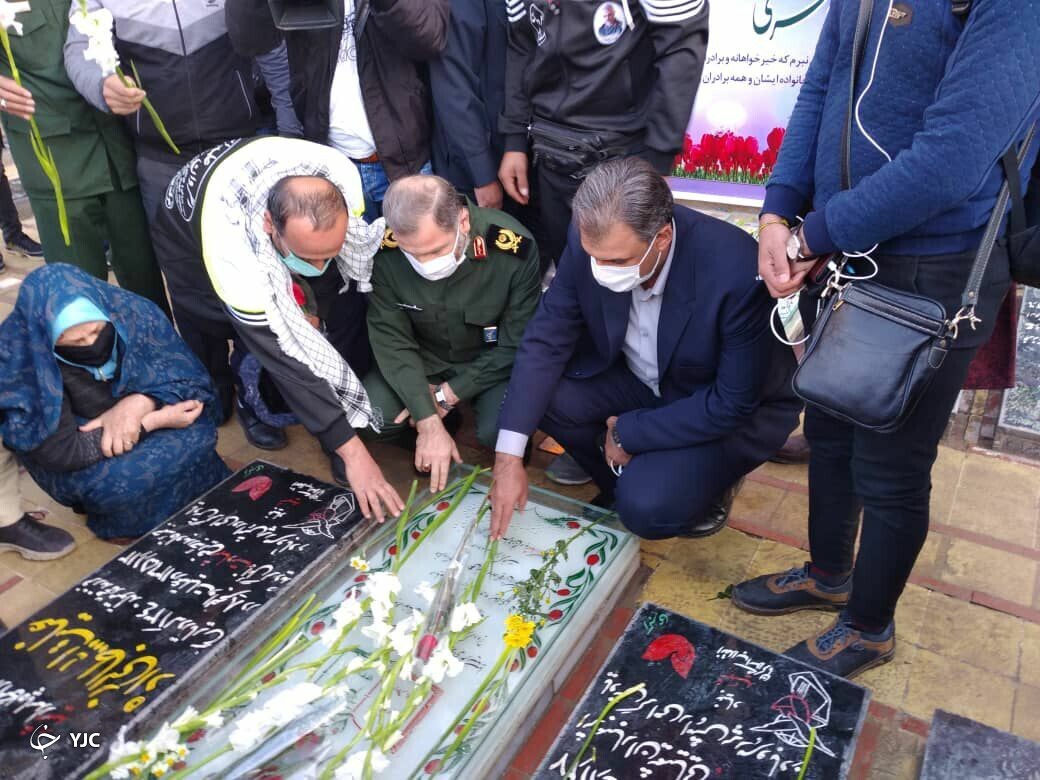 حضور دوچرخه سواران مازندرانی بر سر مزار سردار دل&zwnj;ها