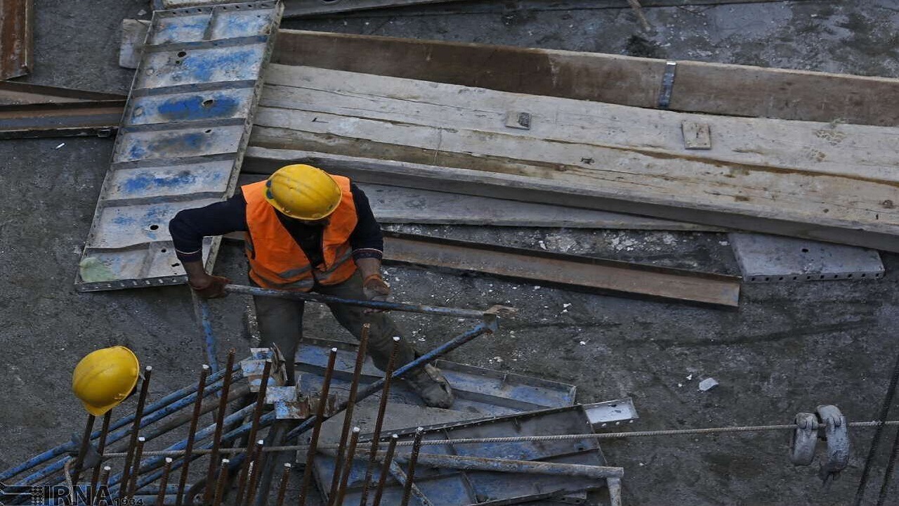 حداقل سن برای اشتغال در کارگاه‌های مشمول قانون کار چقدر است؟