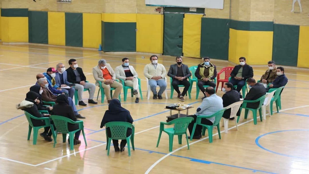 نشست صمیمانه مدیرعامل باشگاه سپاهان با کادر فنی تیم‌های دو و میدانی