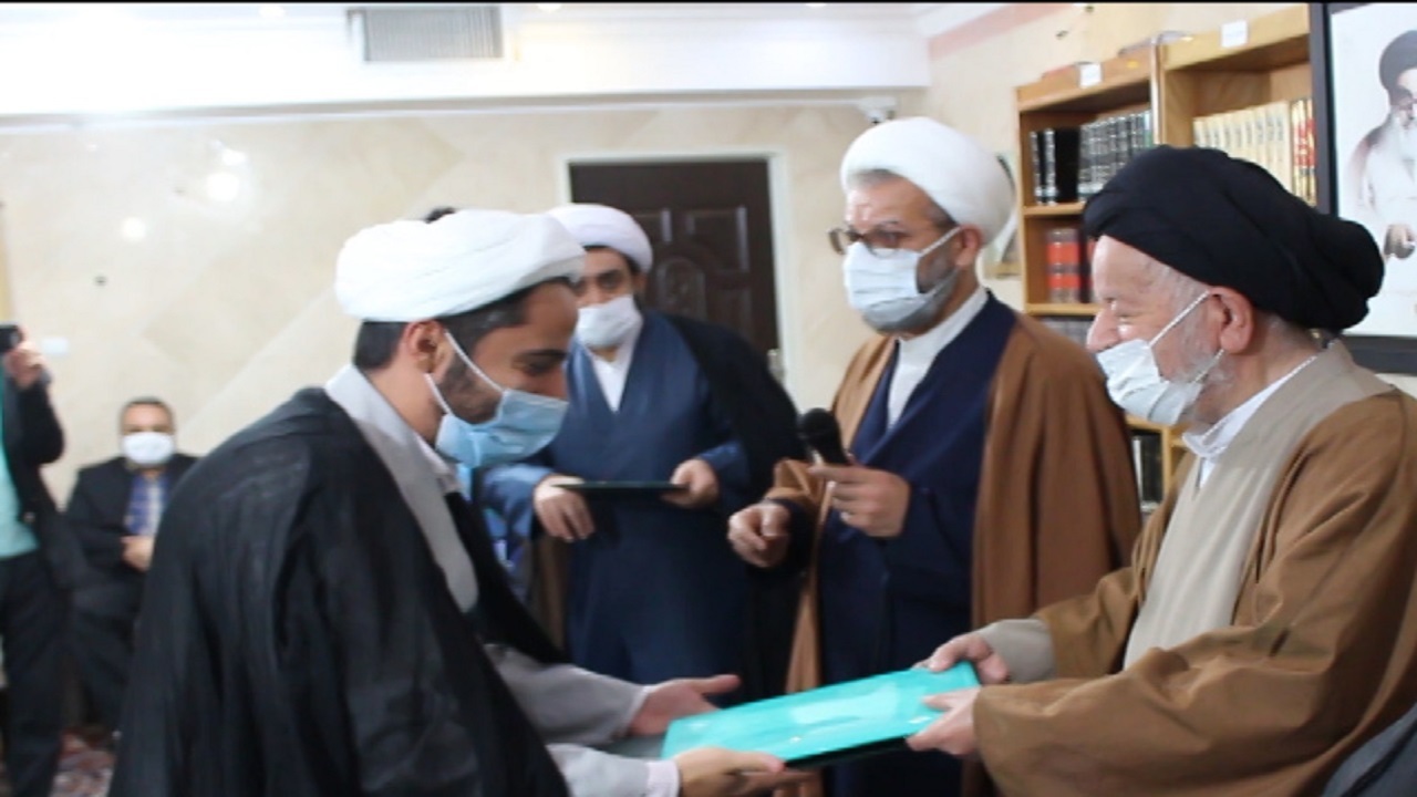 تجلیل از طلاب جهادگر عرصه مقابله با کرونا